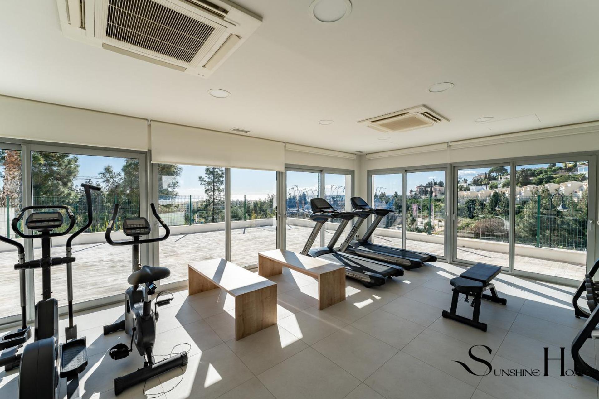 Luxury 2 Bedroom Apartment, Pools, Sauna, Gym & More MIJAS COSTA Buitenkant foto